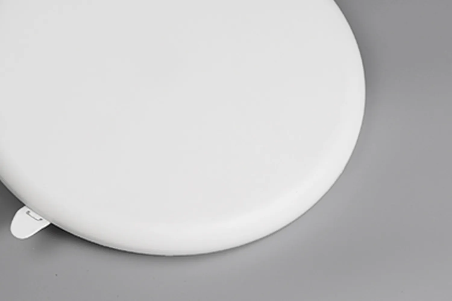 Detail 1 180° Wide Beam Angle, Wide Area Uniform Light Output
